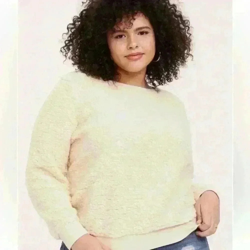 Torrid Ivory Faux Sherpa Teddy Sweatshirt Plus Size 4